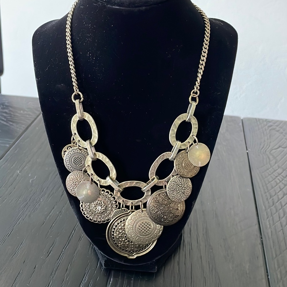 Layered disc necklace goldtone